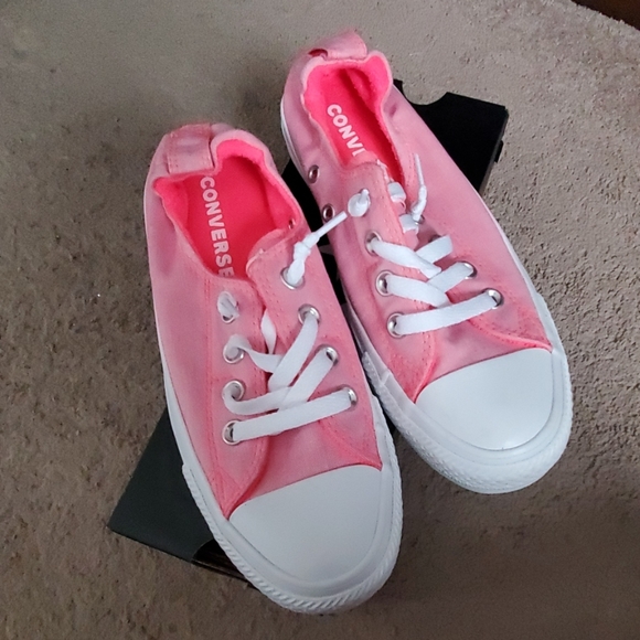converse bright pink
